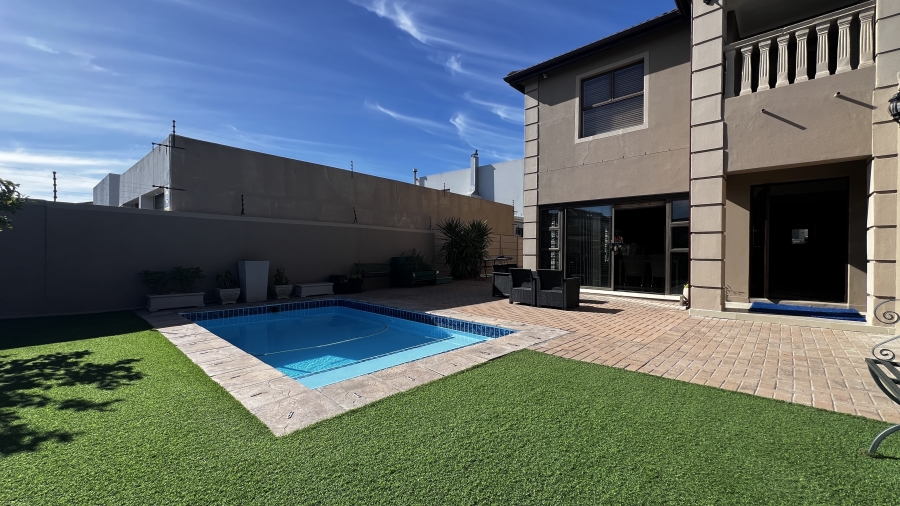 4 Bedroom Property for Sale in Parklands Western Cape